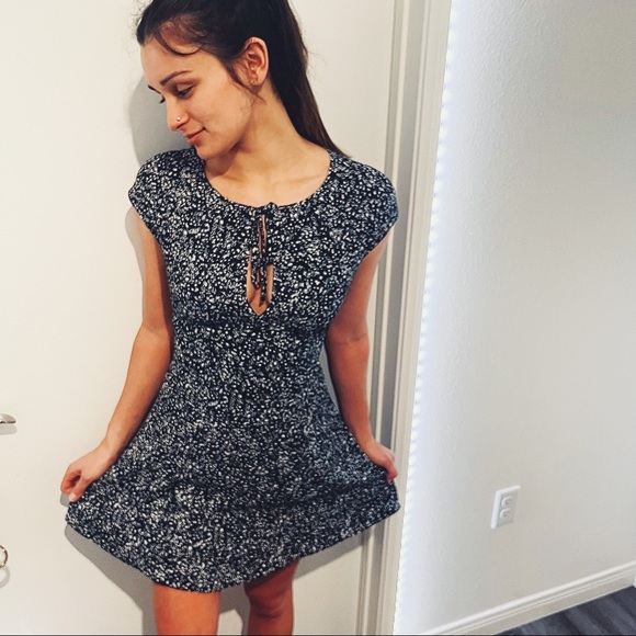 🎉Bailey 44 Black & White Keyhole Mini Fit, Flare Skater Dress Sz 0 - Host Pick! - Picture 2 of 5